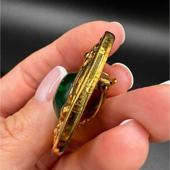 LOT 1520 24K gold plated CHANEL vintage clip on earrings green gripoix glass - Picture 5 of 17